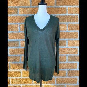 Vince long v neck sweater sz small